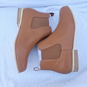 Women's Slip-On Chelsea Ankle Boots in Cognac